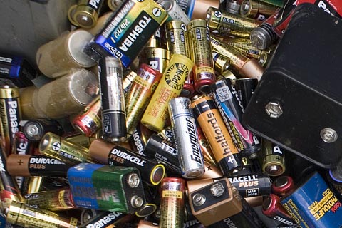 泰安旧电池回收-上门回收铅酸蓄电池|高价新能源电池回收