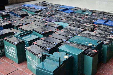 蓬安徐家高价叉车蓄电池回收|专业上门回收废铅酸电池